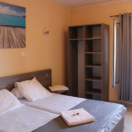 Les Voiles D'azur 홀리데이파크 라론드레모레